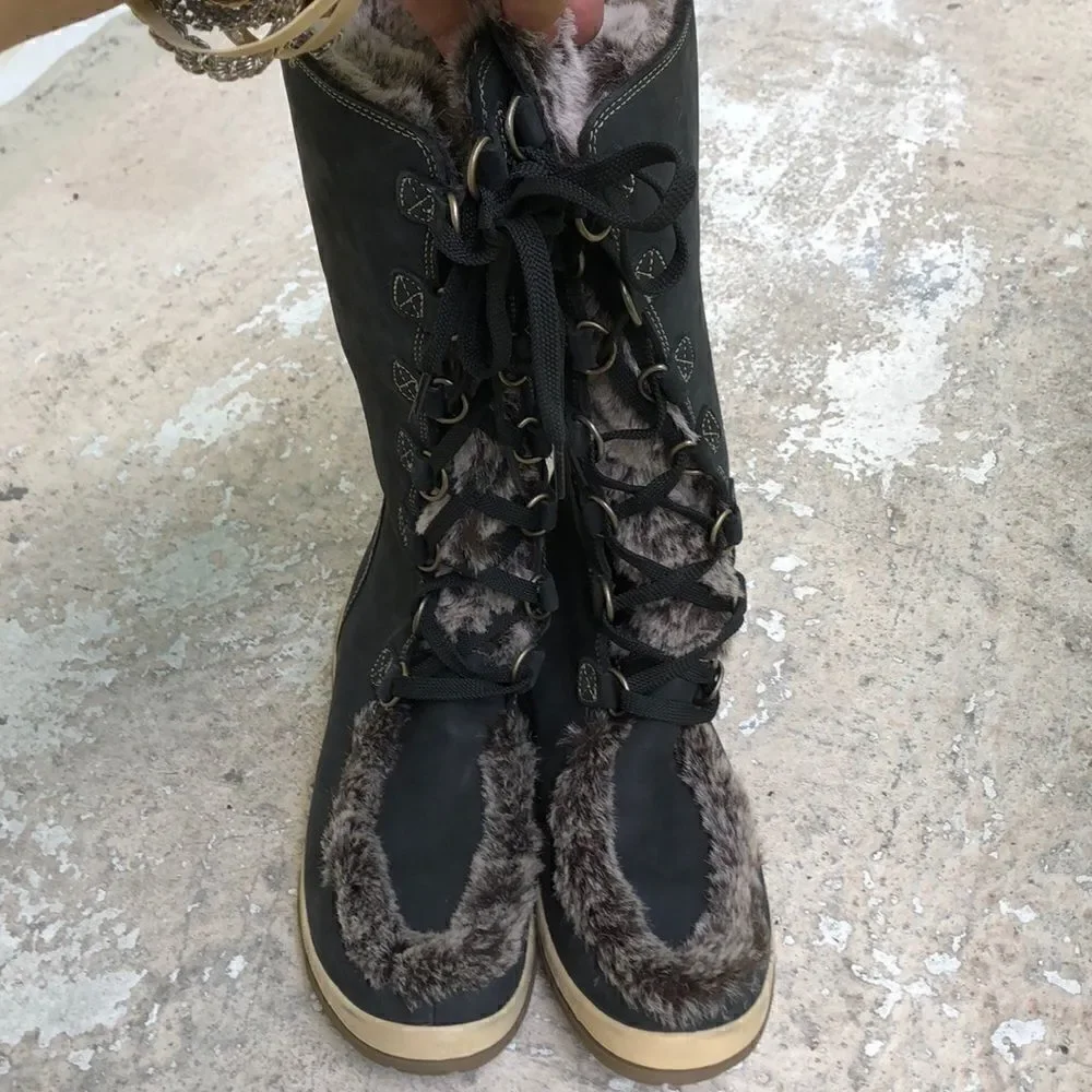 Timberlands   suede boots